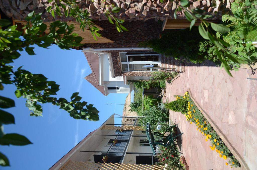Guest House Fairy Tale Kaji-Say Екстер'єр фото